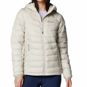Ladies/Girls Columbia Fleece Lined Puffer Coat, Cream Color, Size Medium